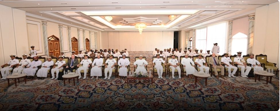 البحرية السلطانية العُمانية تختتم دورة “التحقيق في الحوادث البحرية”