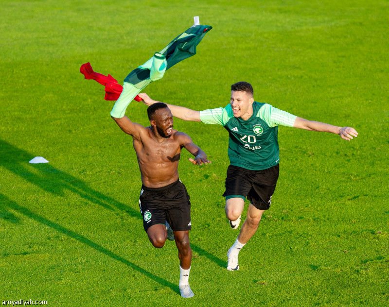 ذهبي المولد يحسم مناورة الصقور