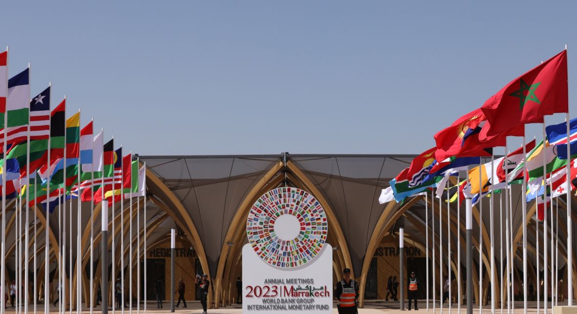 الاقتصاد العالمي مرن لكنه يمضي بتعثر