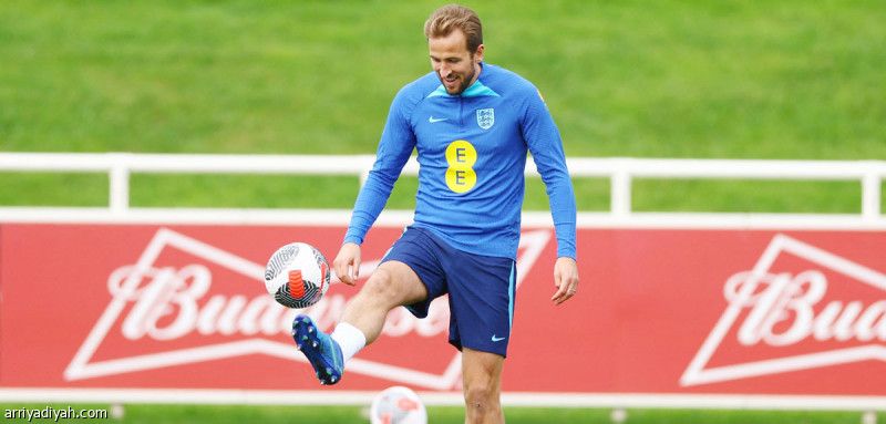 كين يتلمس خطوات رونالدو