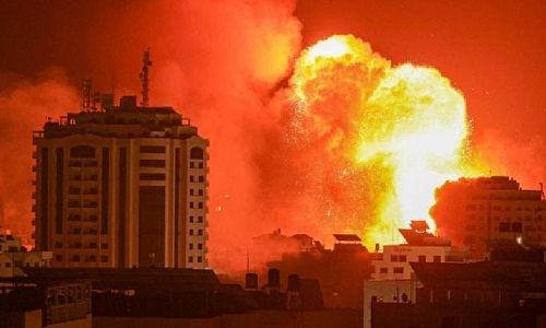 أطباء غزة يرفضون أوامر الإحتلال الإسرائيلي بالإخلاء رغم التهديد بالقصف