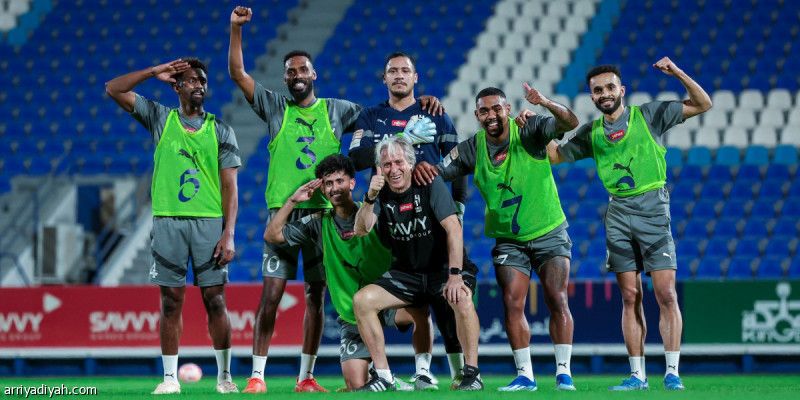 جيسوس يختبر لاعبيه أمام «هلال 19»