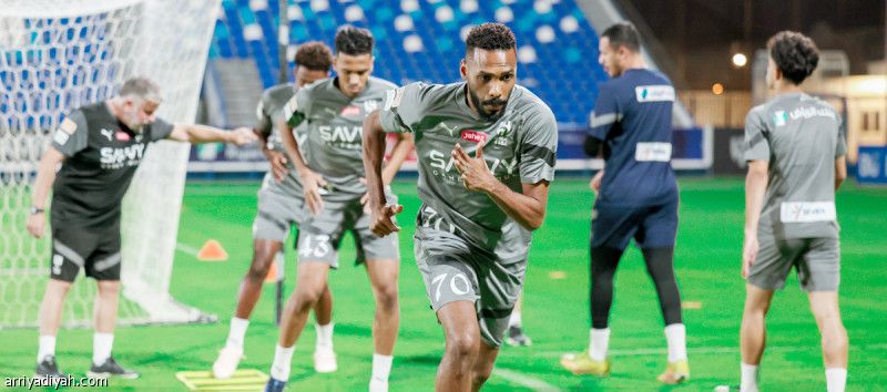 مساعدو جيسوس يراجعون الخليج