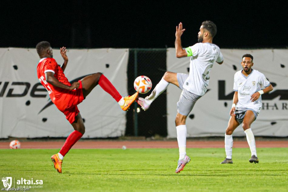 الطائي يكسب تجريبية الأخدود