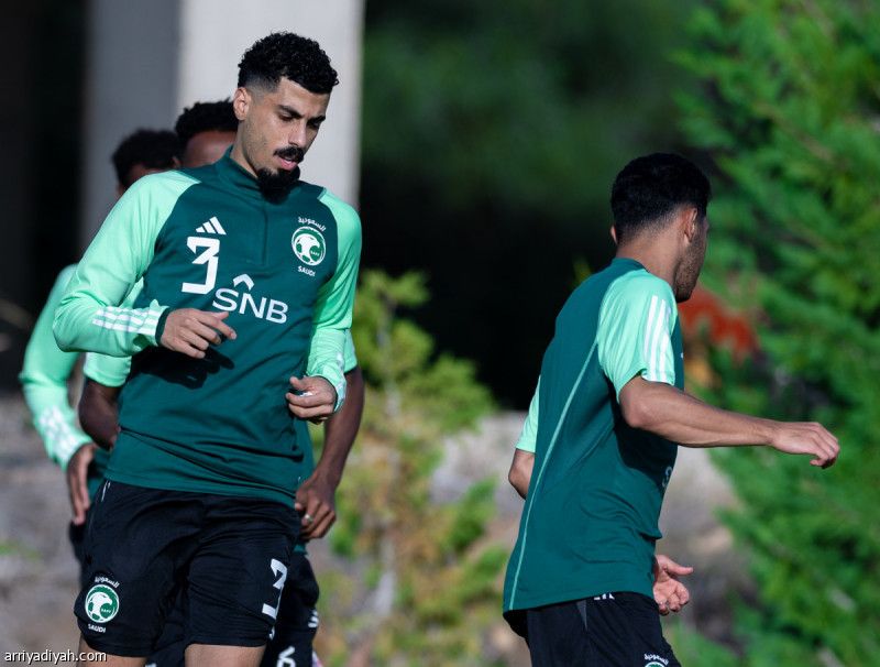 الأخضر.. لاجامي يشارك.. والفرج يجري مرانا خاصا