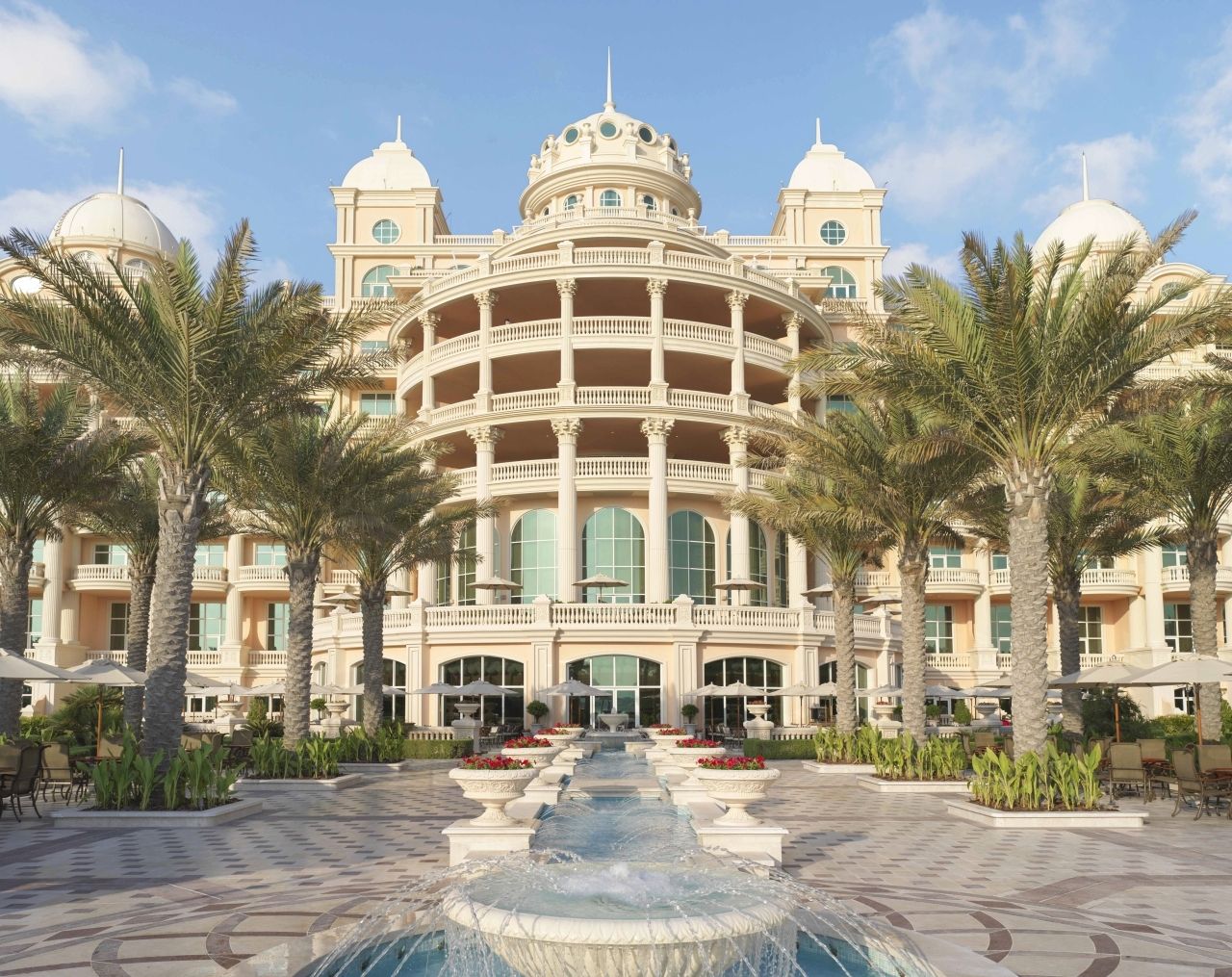 رافلز النخلة دبي يقدم خصماً %20 في عرض الشتاء الذهبي