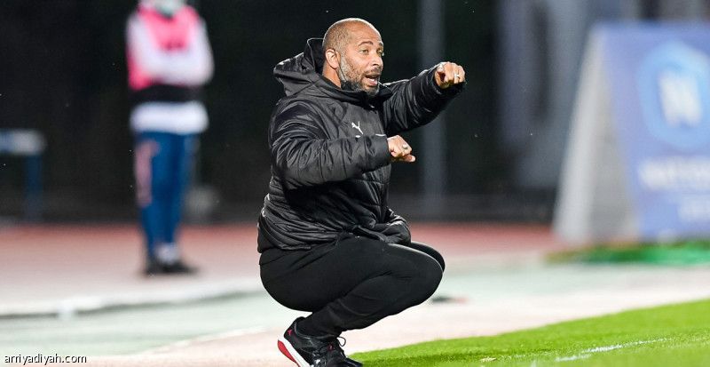 شيل.. رجل الـ 3 بلدان