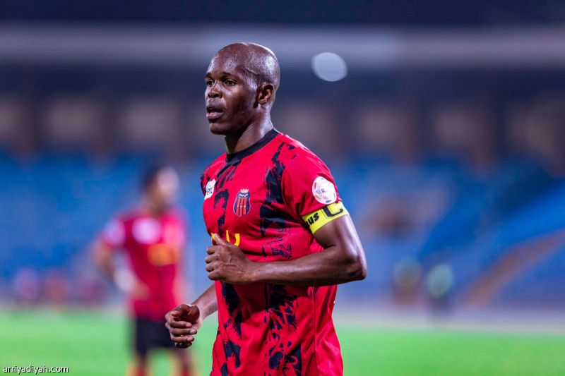 يغيب 3 أسابيع.. تمزق يبعد موسونا