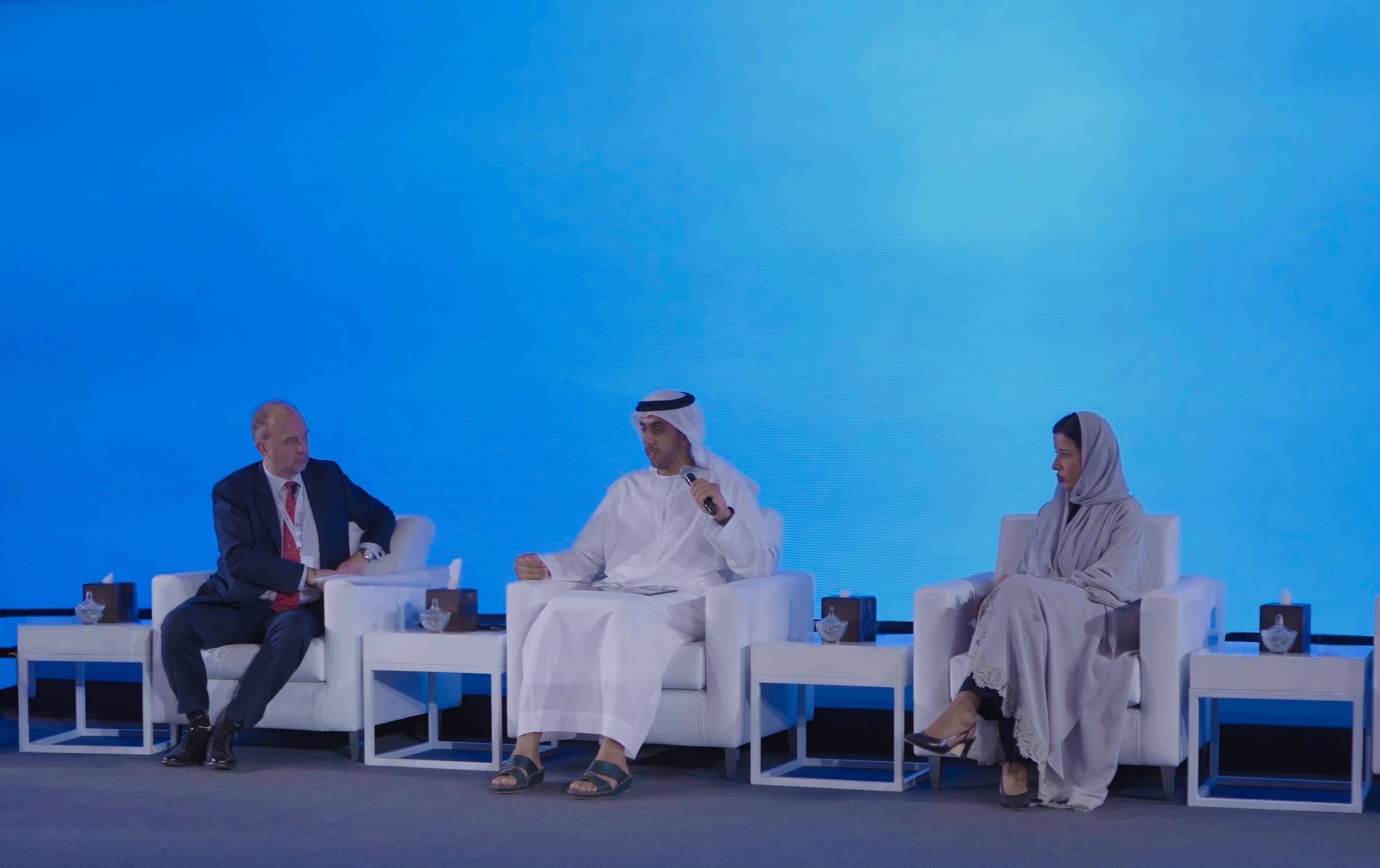 الإمارات بين أكبر 20 مصدراً عالمياً ومنتجاتها تصل إلى 180 دولة