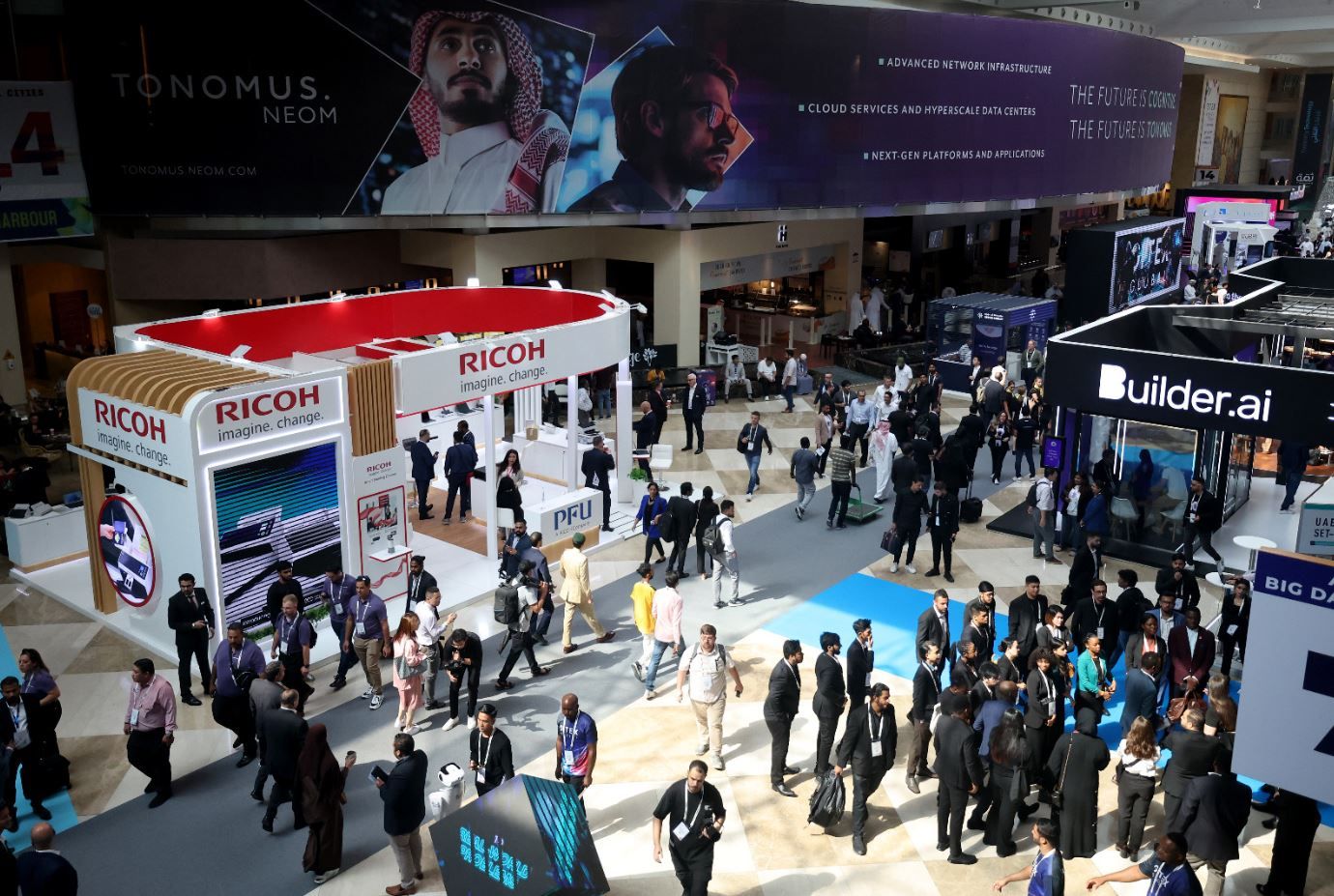 انطلاق فعاليات معرض جيتكس جلوبال في مركز دبي التجاري العالمي بمشاركة 6000 شركة من 170 دولة