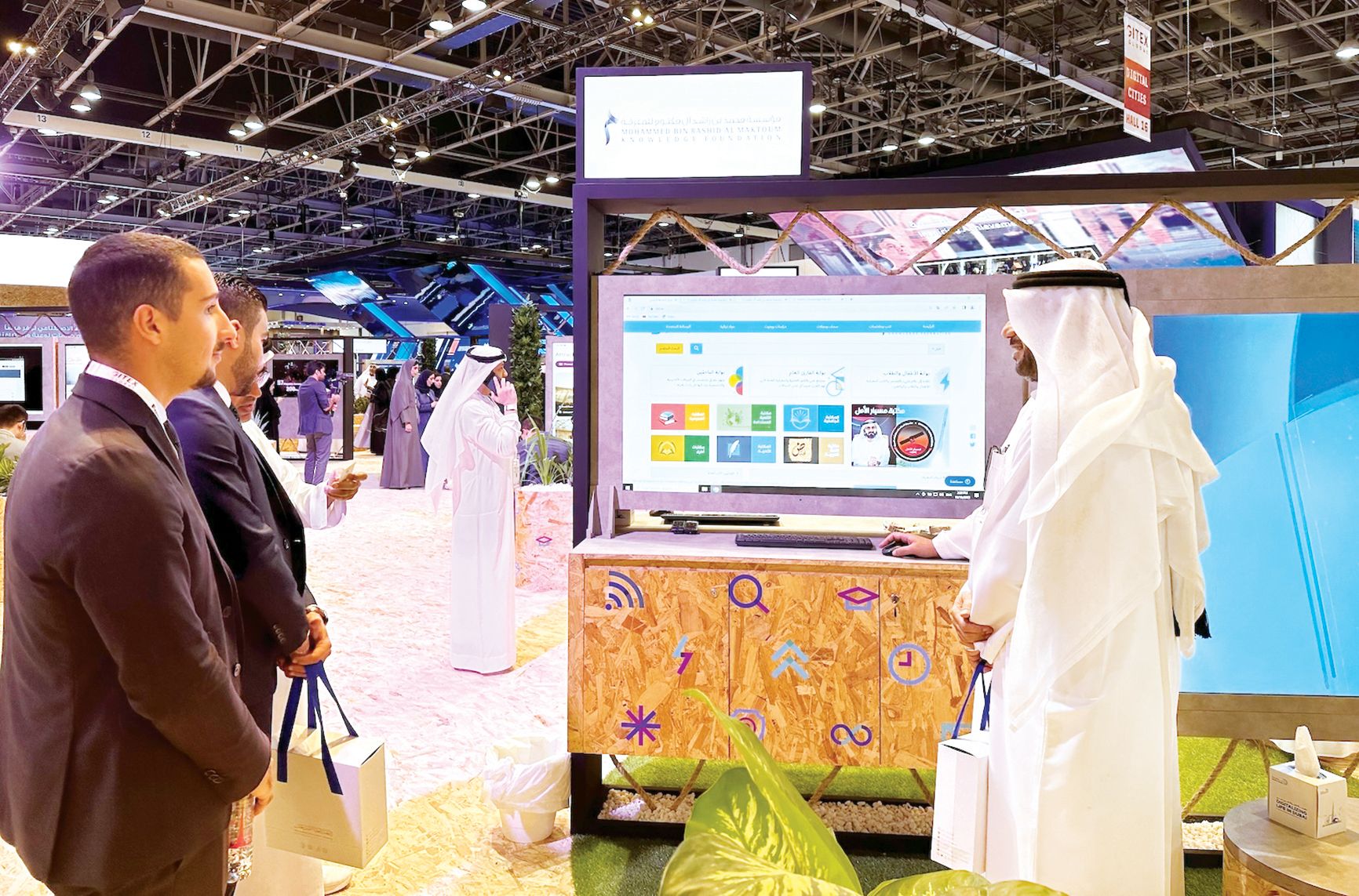 «محمد بن راشد للمعرفة» تستعرض مشاريعها ومنصاتها الرقمية