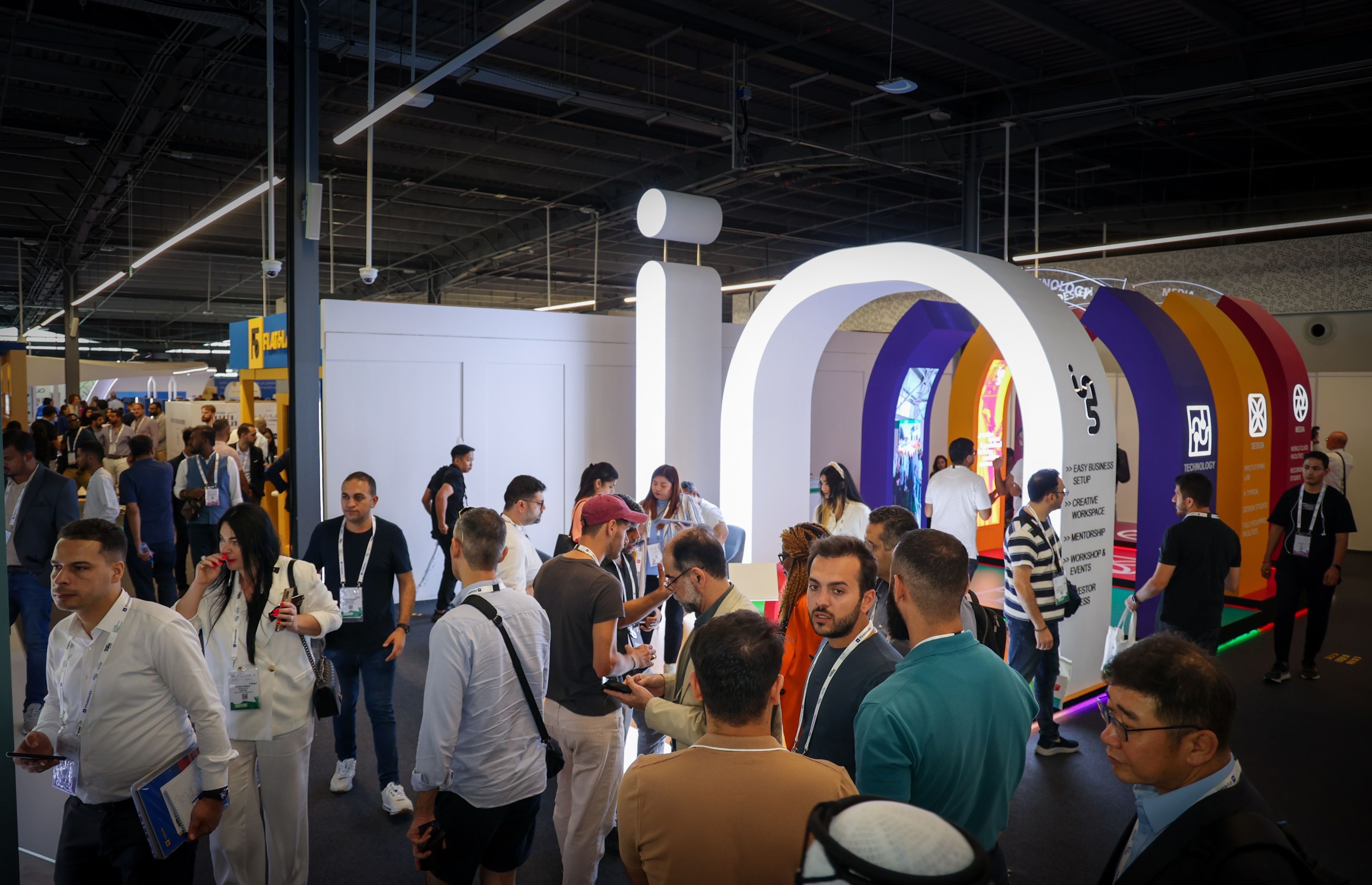 2.9 مليار درهم تمويلات للشركات الناشئة ضمن حاضنة أعمال «in5» بنمو 20 %