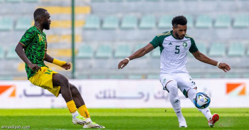 الأخضر يخسر تجريبية مالي بثلاثية