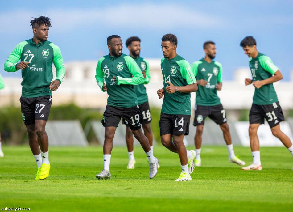 «الأخضر» يغيّر الأساسيين