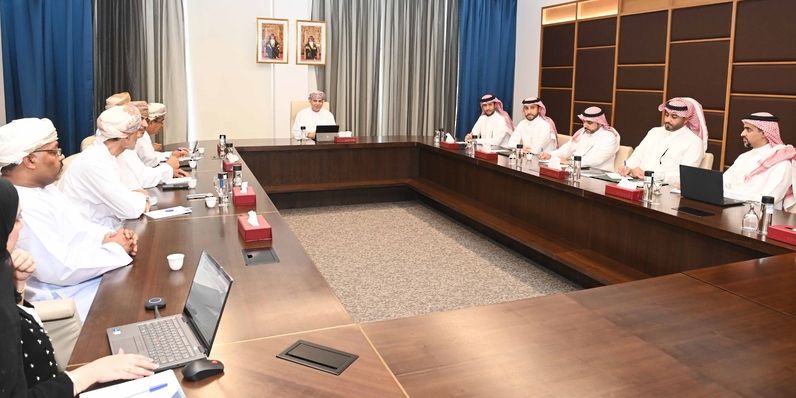 مناقشة خطط تطوير مرافق البنية الاساسية للمنطقة الاقتصادية بالطاهرة