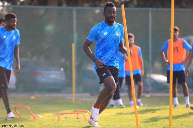 3 يعززون خطة العين