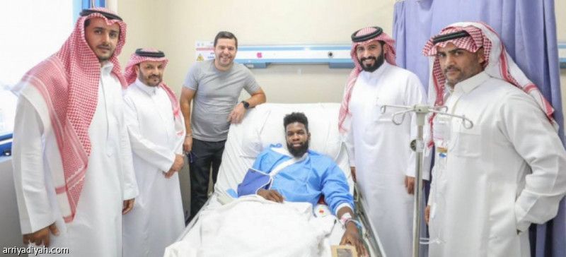 ضمك يعلن نجاح «جراحية» عبدالله هوساوي