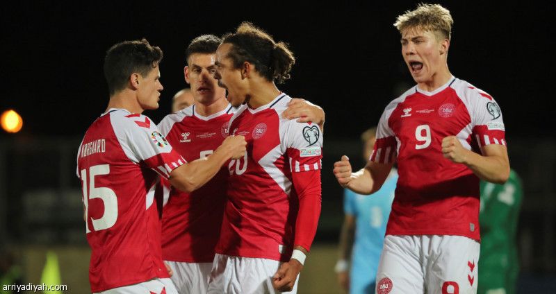 سلوفينيا والدنمارك تعبران إيرلندا الشمالية وسان مارينو