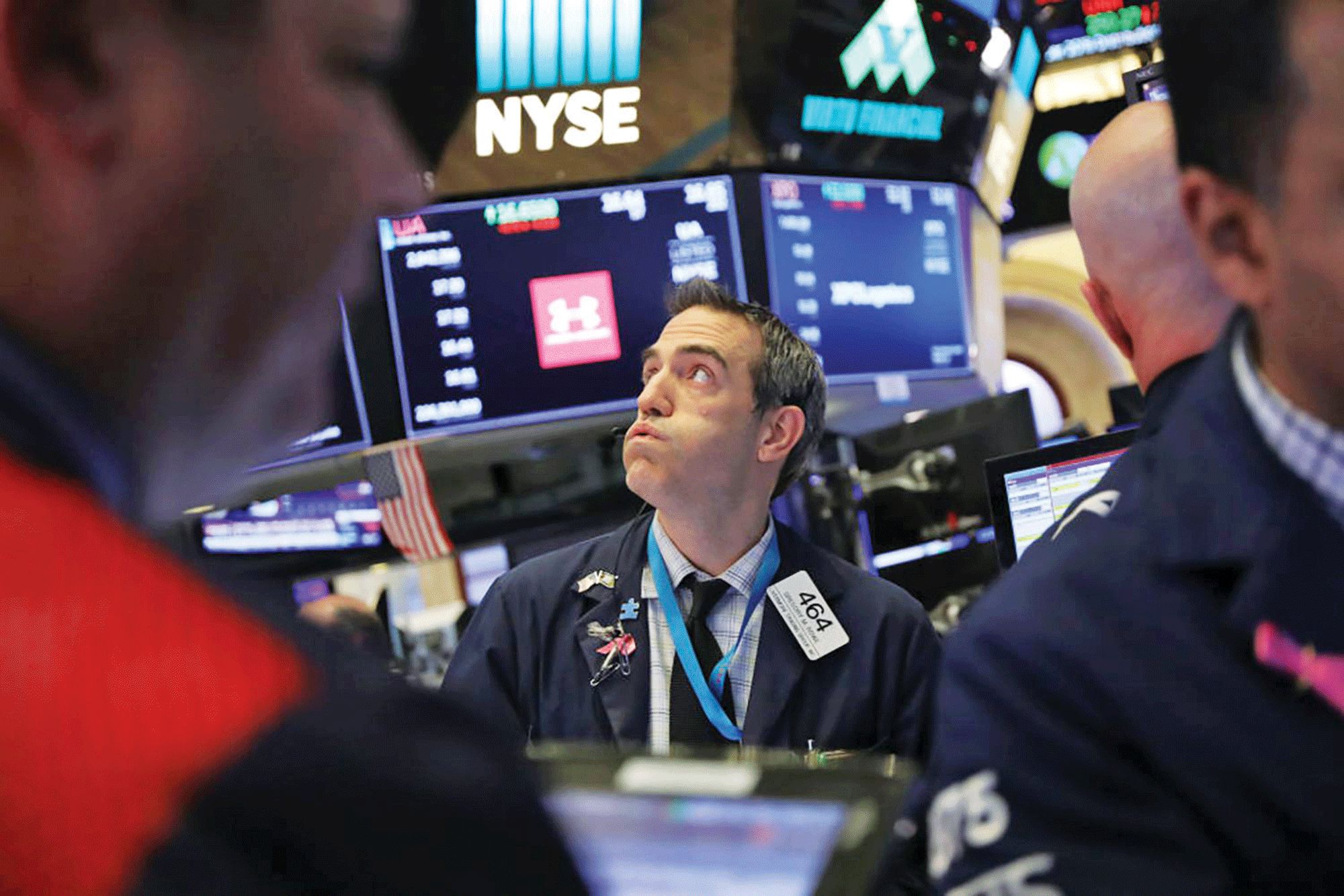 الأسهم الأمريكية تعاني والذهب والنفط يرتفعان مع تزايد التوتر في الشرق الأوسط