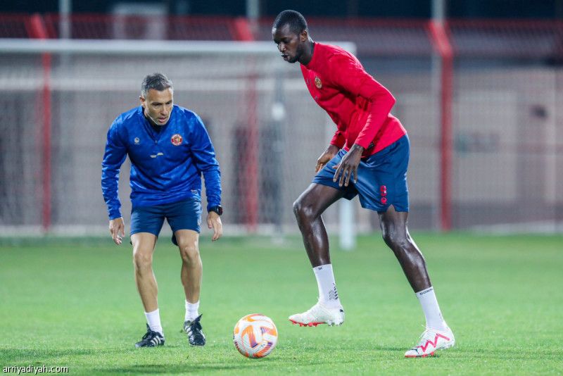 حامد يكمل عقد ضمك