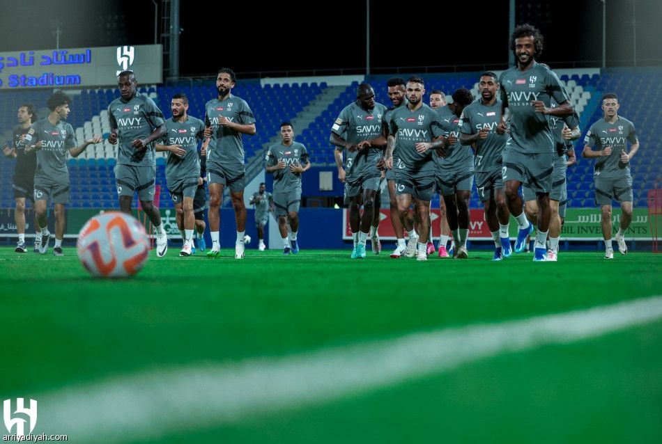 ميتروفيتش يقود الهلال أمام الخليج