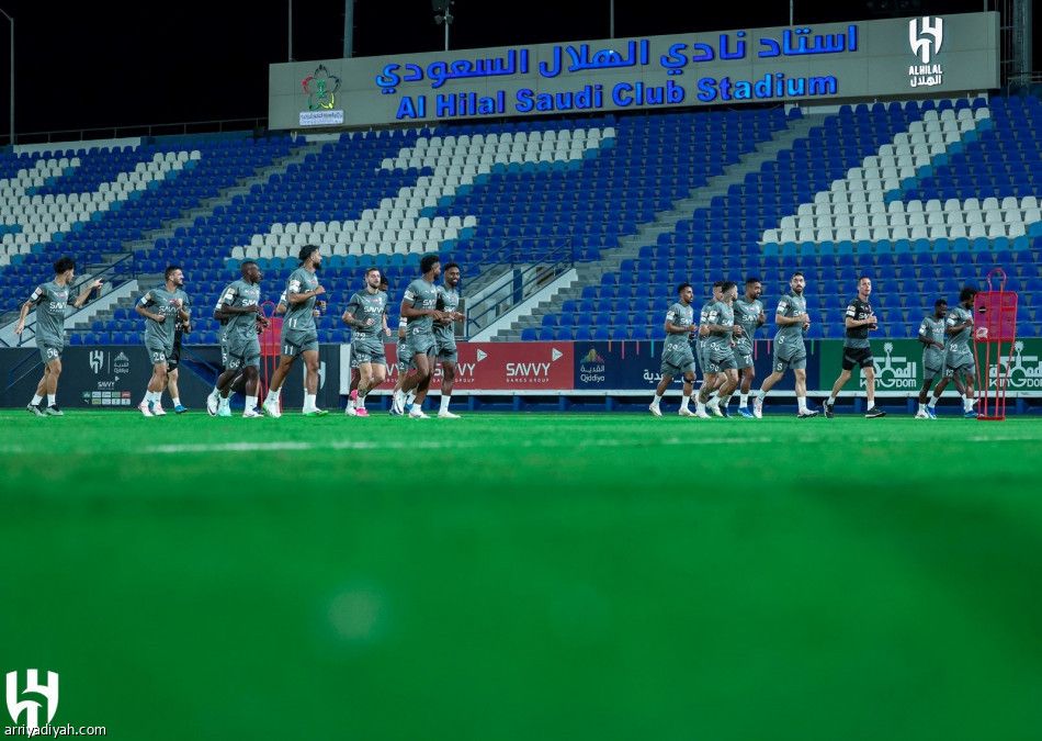 ميتروفيتش يقود الهلال أمام الخليج