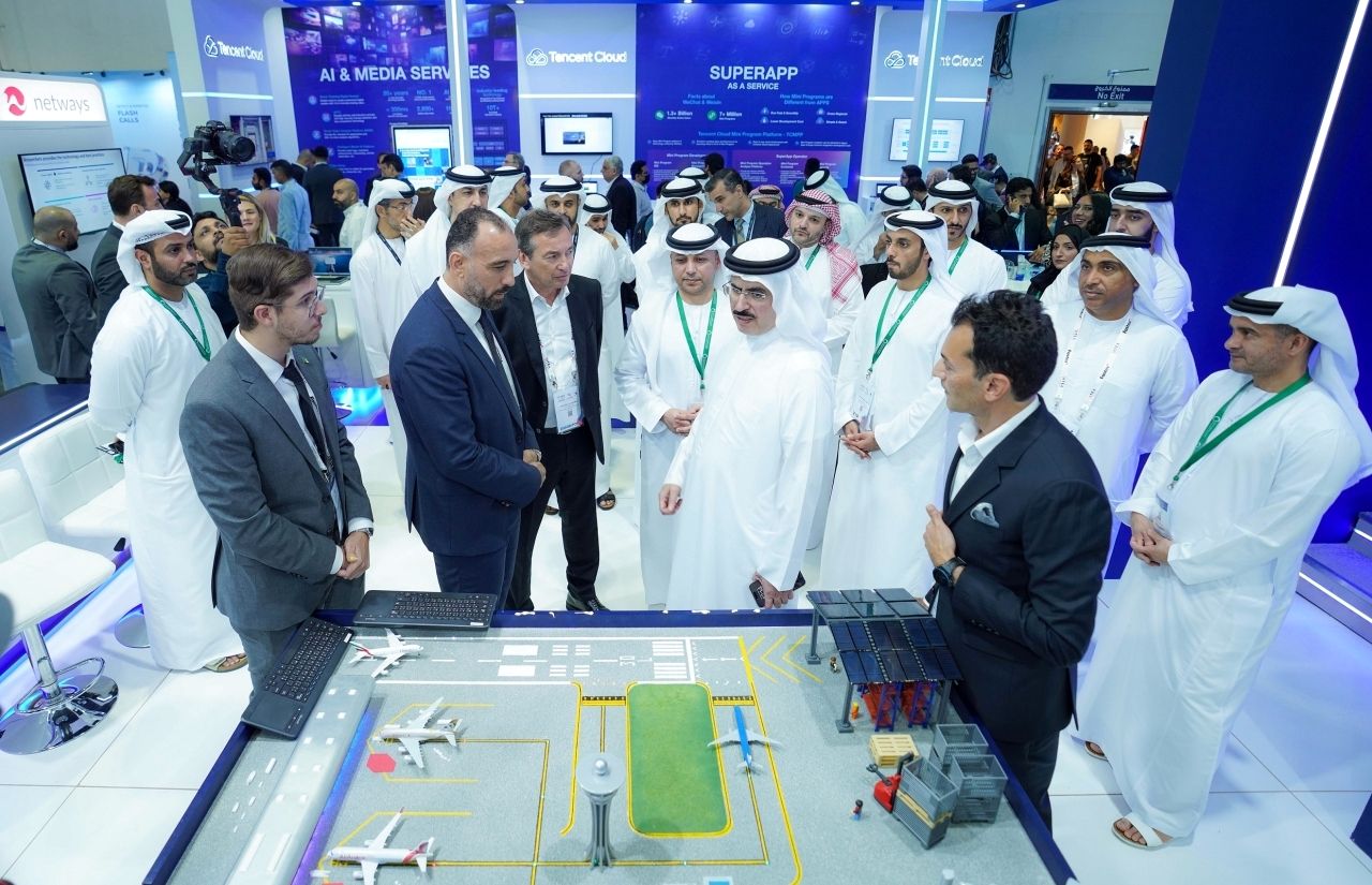 سعيد الطاير يستقبل قنصل كندا في «جيتكس»