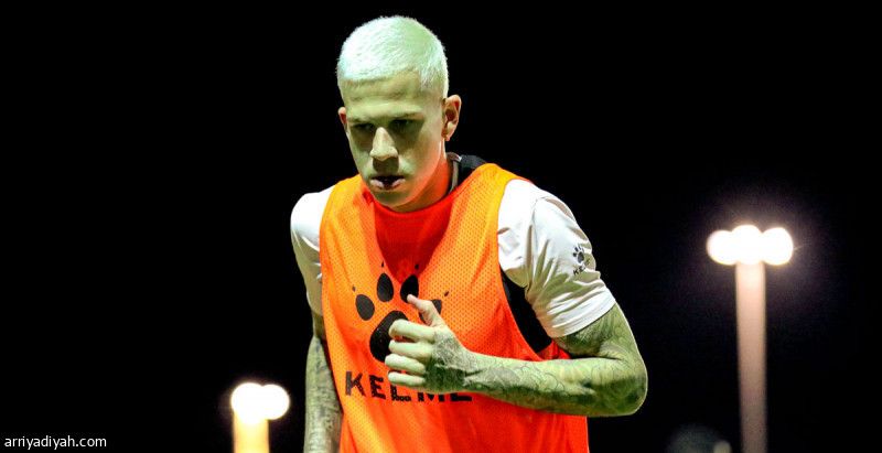 سوزا.. مايسترو «يلو»