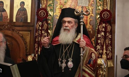 بطريرك الروم الأرثوذكس بالقدس يناشد العالم بالتدخل لوقف العدوان الإسرائيلي