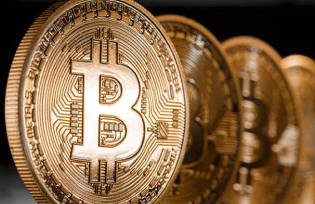 «بتكوين» فوق 30 ألف دولار