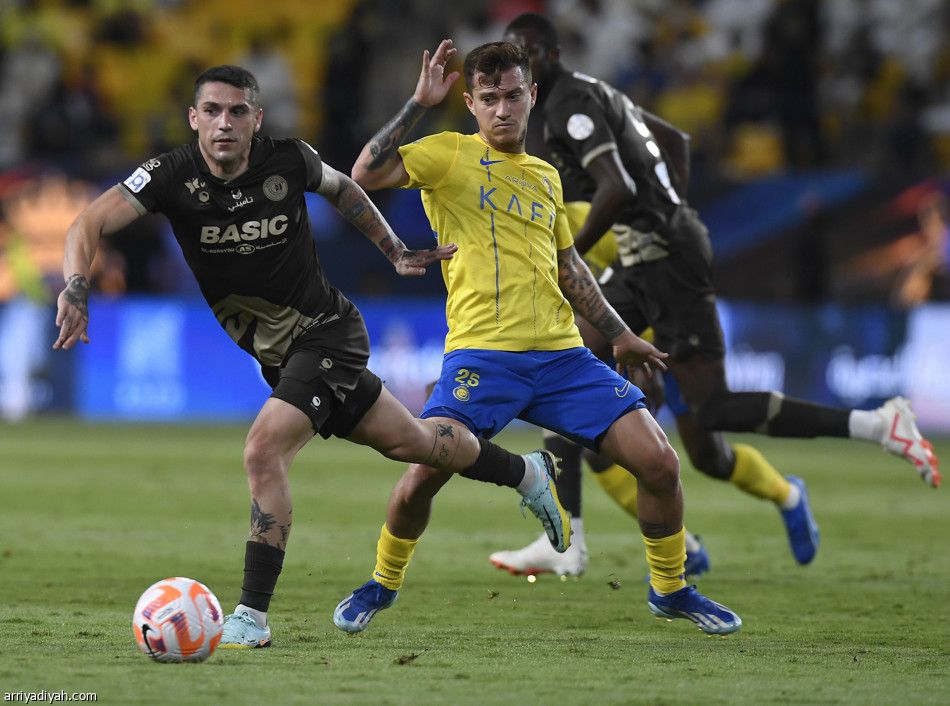 النصر يحبط مفاجأة ضمك في 5 دقائق