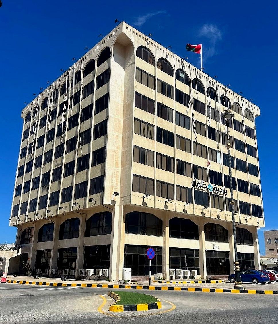 بلدية ظفار مستعدة لـ”تيج” .. وتدعو المواطنين والمقيمين لأخذ الحيطة والحذر