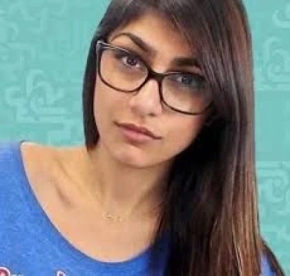 ميا خليفة تستعرض جسدها بالمايوه ذو الخيط الرفيع لتثير غرائز الشباب بإطلالة هي الأكثر سخونة في التاريخ.!