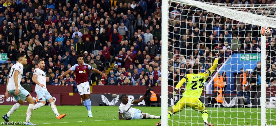 أستون فيلا يقسو على وست هام برباعية