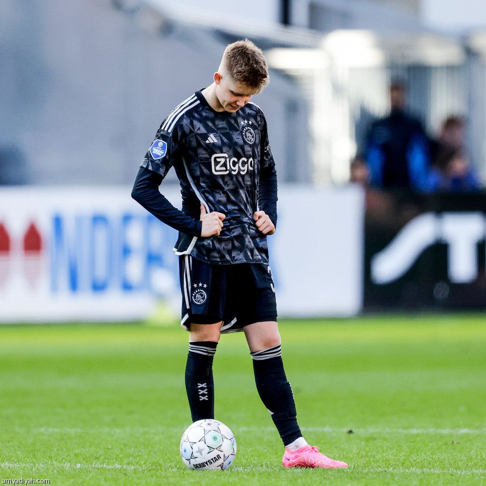 الدوري الهولندي.. أياكس يواصل التعثر ويخسر أمام أوتريخت