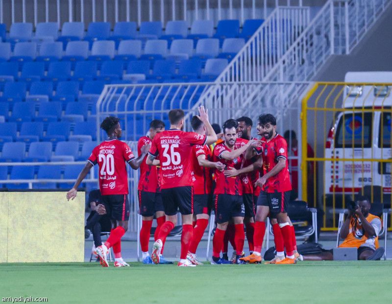 الرياض يحقق ثالث انتصاراته في روشن