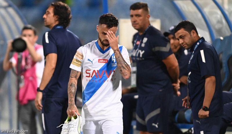 الهلال يعاقب ميشيل