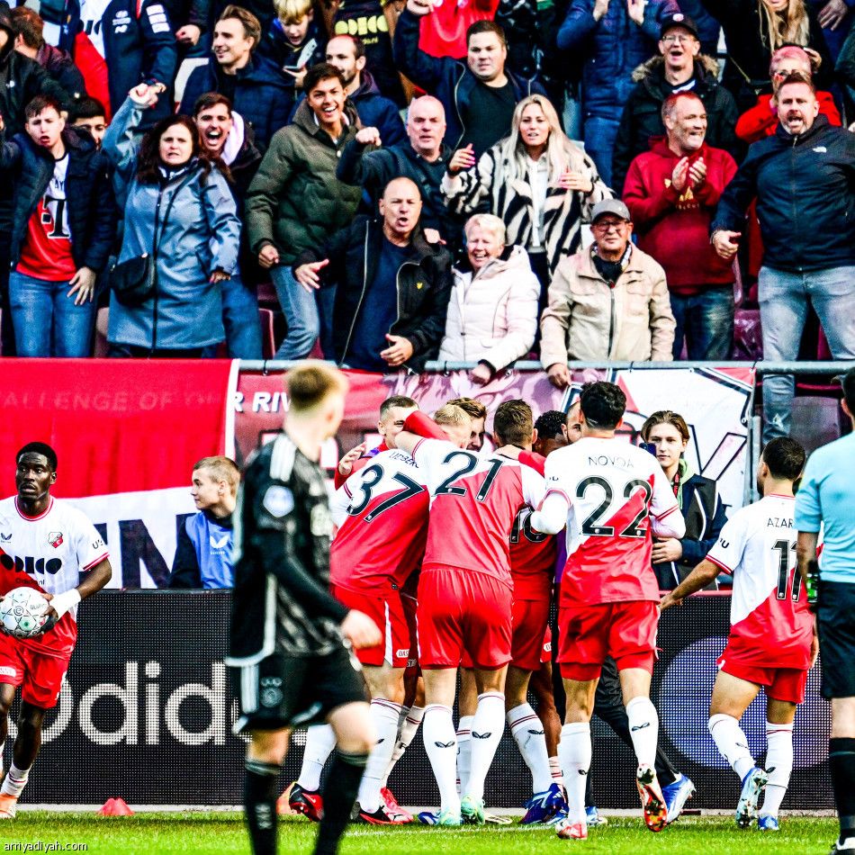 الدوري الهولندي.. أياكس يواصل التعثر ويخسر أمام أوتريخت