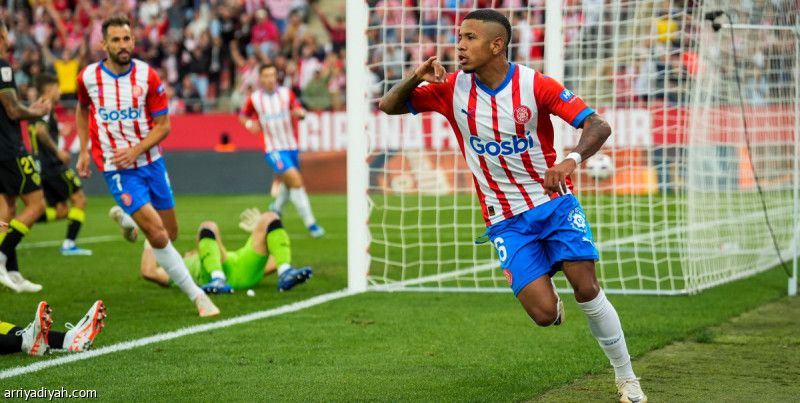 جيرونا يزاحم الريال على الصدارة بخماسية ألميريا