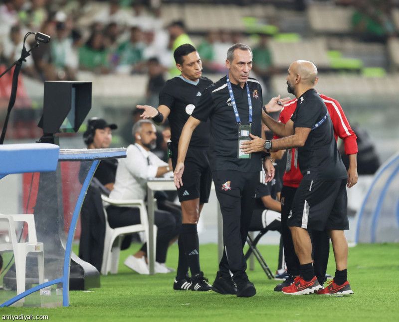 الأهلي.. كابوس دونيس