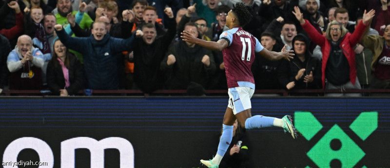 أستون فيلا يقسو على وست هام برباعية