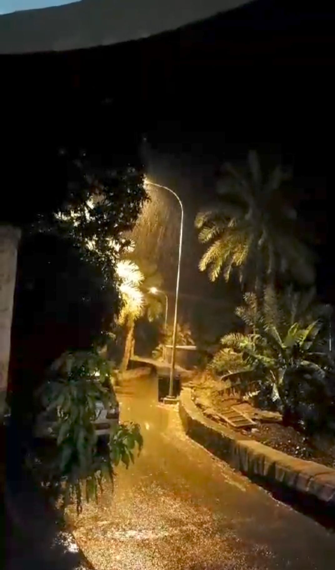 تحذير لسكان ظفار: عدم الخروج إلا للضرورة القصوى