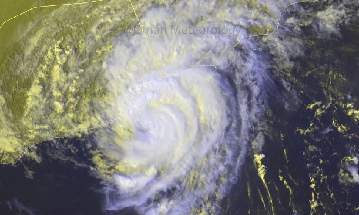 فرص لتراجع “تيج” إلى عاصفة مدارية