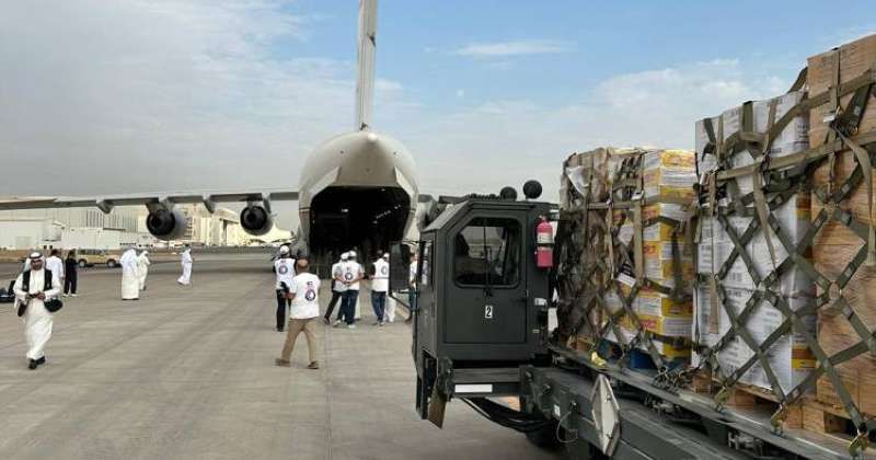 إقلاع أولى طائرات الجسر الجوي الكويتي لإغاثة غزة