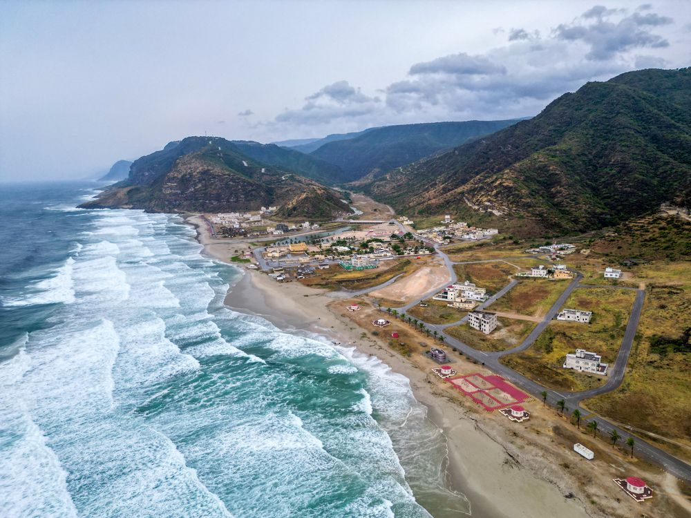 أمطار متفاوتة الغزارة على ولايتي رخيوت وسدح