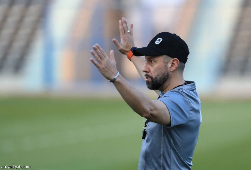 الرائد يتمسك بيوفيتيتش