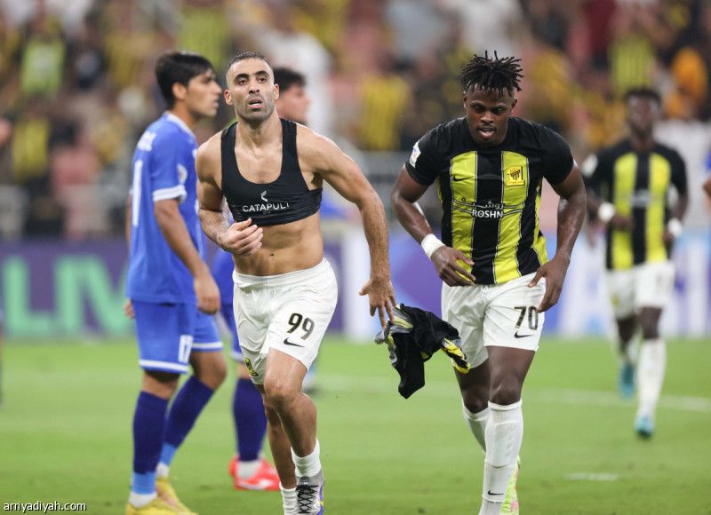 حمد الله يغير أرقام «الأبطال»