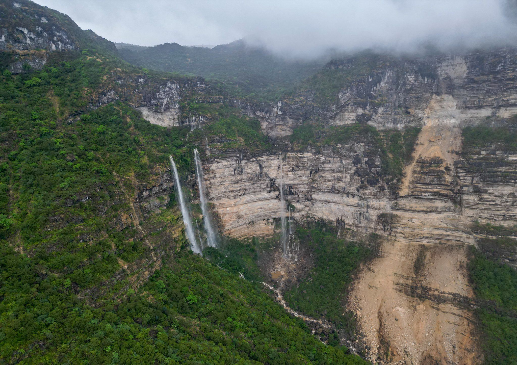 بالصور .. ولاية رخيوت تُسجل أعلى كمية أمطار بسبب ” تيج “