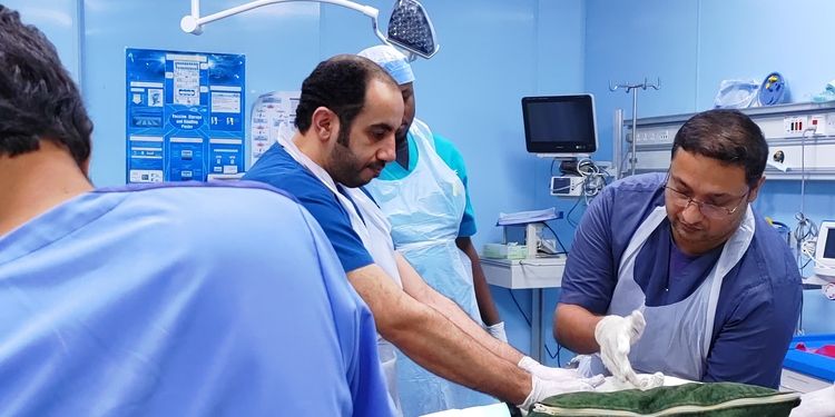 الأطقم الطبية المساندة .. جهود حثيثة في ظفار جراء الحالة المدارية