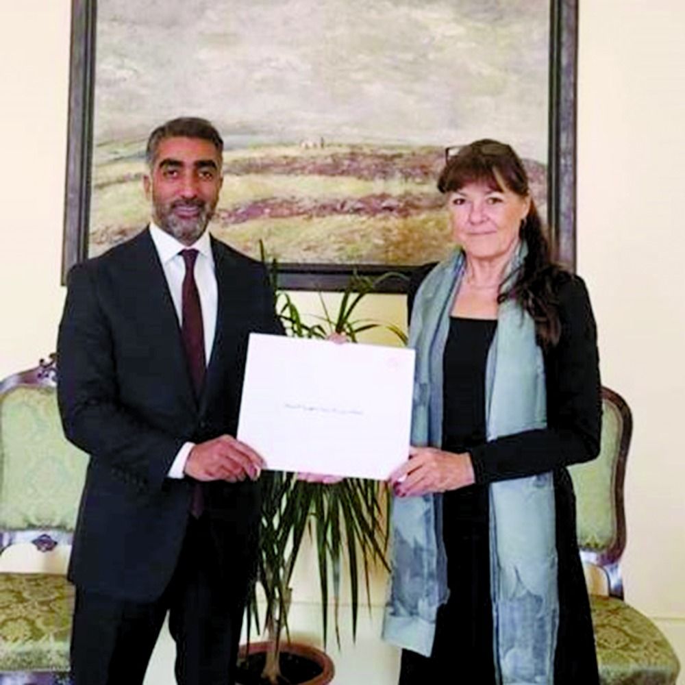 الخارجية التشيكية تتسلم نسخة من اعتماد سفيرنا